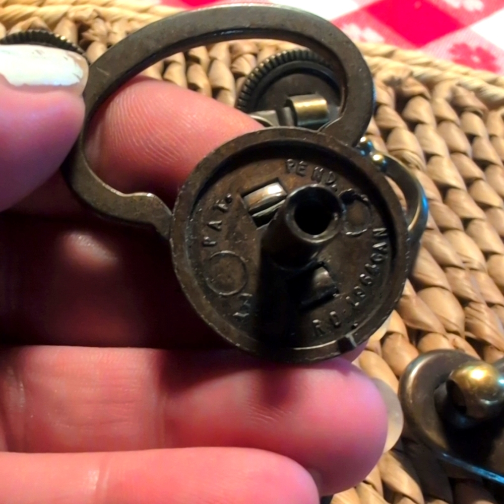 Antique Brass Hardware - Picture 5 of 12